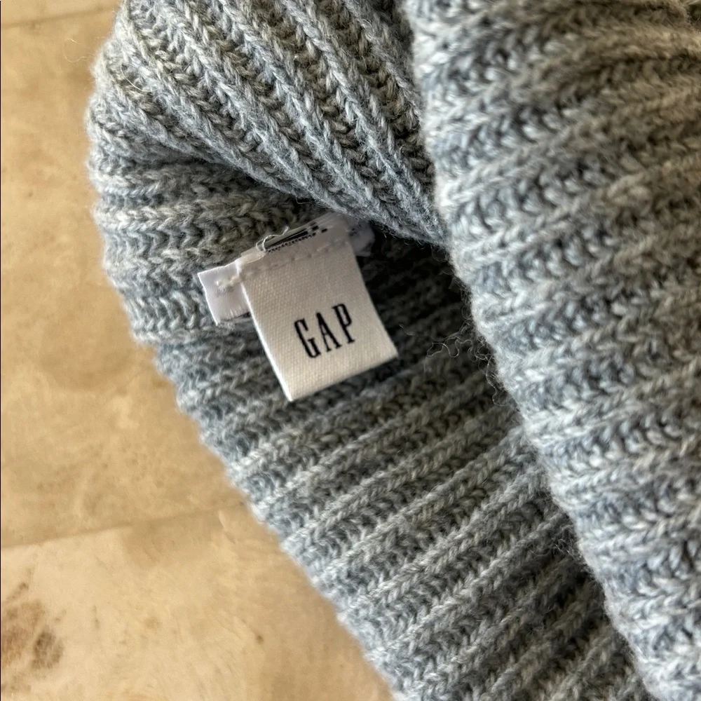 GAP comfortable knit